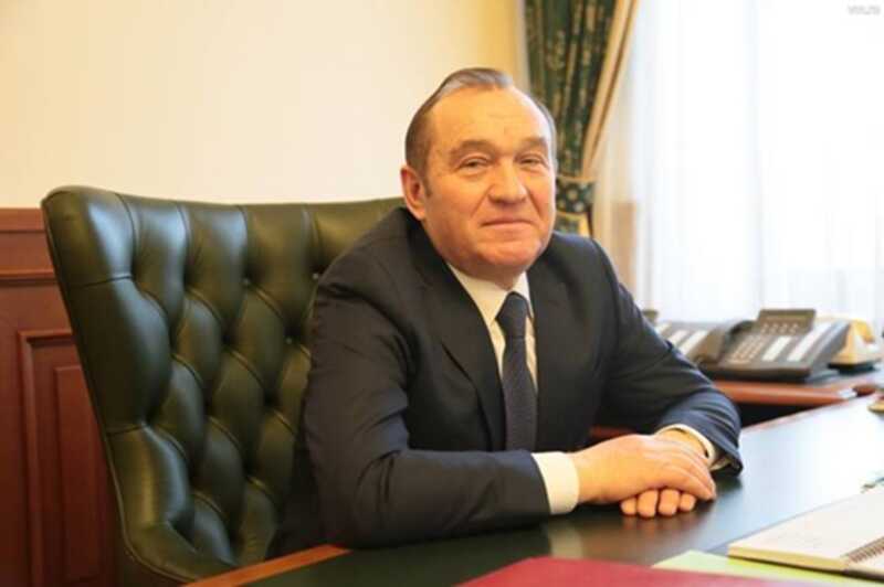 Токсичное наследие Петра Бирюкова: уход на пенсию главного куратора ЖКХ Москвы сопровождается аудитом миллиардных семейных активов