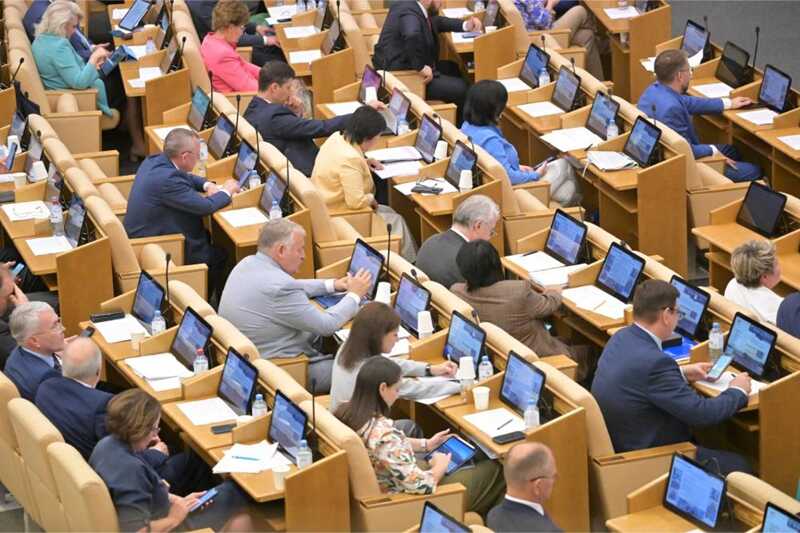В парламент внесли законопроект о запрете иностранной недвижимости для парламентариев