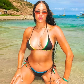 Баскетболистка Лиз Кэмбридж на Onlyfans &mdash; смотрим фото, за которые ей платят 1,5 млн долларов quziqzridduixdkmp